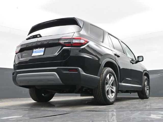 Used 2025 Honda Pilot EX-L image 43