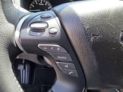 Used 2020 Nissan Pathfinder SV AWD/4WD image 32
