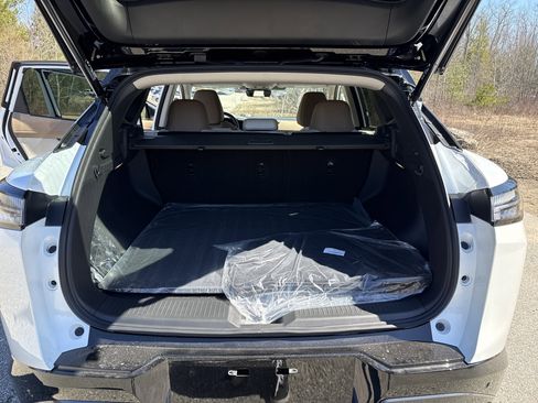 New 2026 Nissan Murano Platinum w/ Cargo Package AWD/4WD image 16