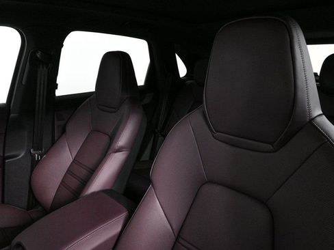 Used 2026 Porsche Cayenne AWD/4WD image 5