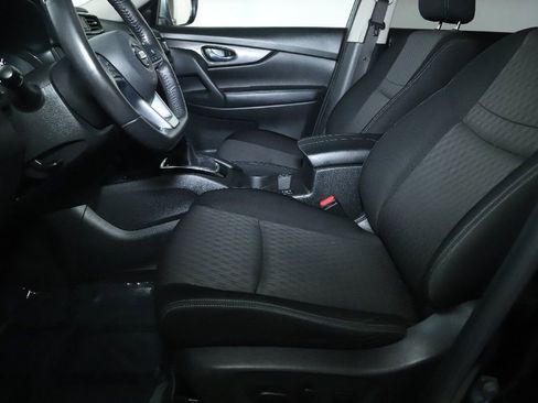 Used 2019 Nissan Rogue SV w/ Premium Package image 19