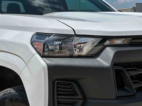 Used 2025 Chevrolet Colorado W/T RWD image 10
