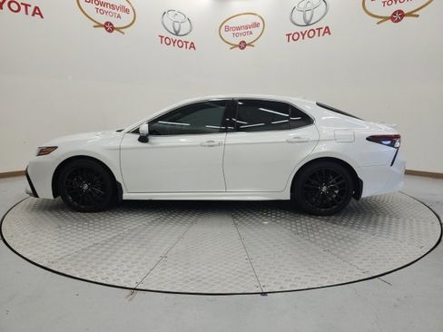 Used 2022 Toyota Camry XSE image 8