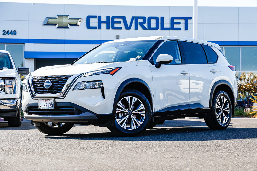 Used 2023 Nissan Rogue SV FWD image 1