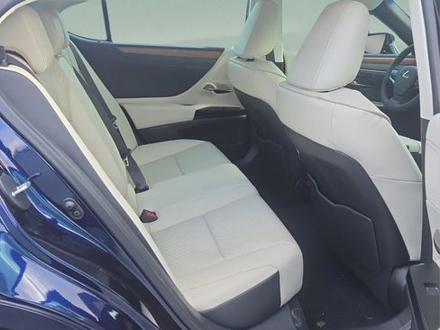 New 2025 Lexus ES 350 w/ Premium Package image 10