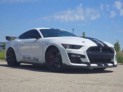 Used 2022 Ford Mustang Shelby GT500 w/ Carbon Fiber Track Pack RWD image 2