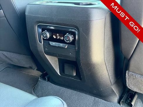 Certified 2025 Chevrolet Suburban LT AWD/4WD image 11