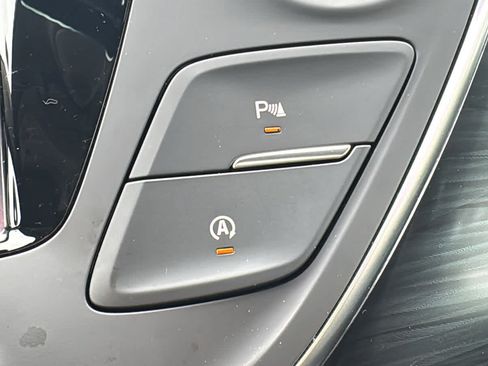 Used 2019 Buick Envision Essence AWD/4WD image 18