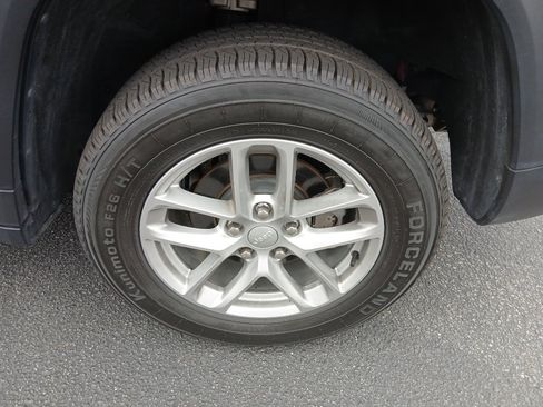 Certified 2023 Jeep Grand Cherokee Limited image 16