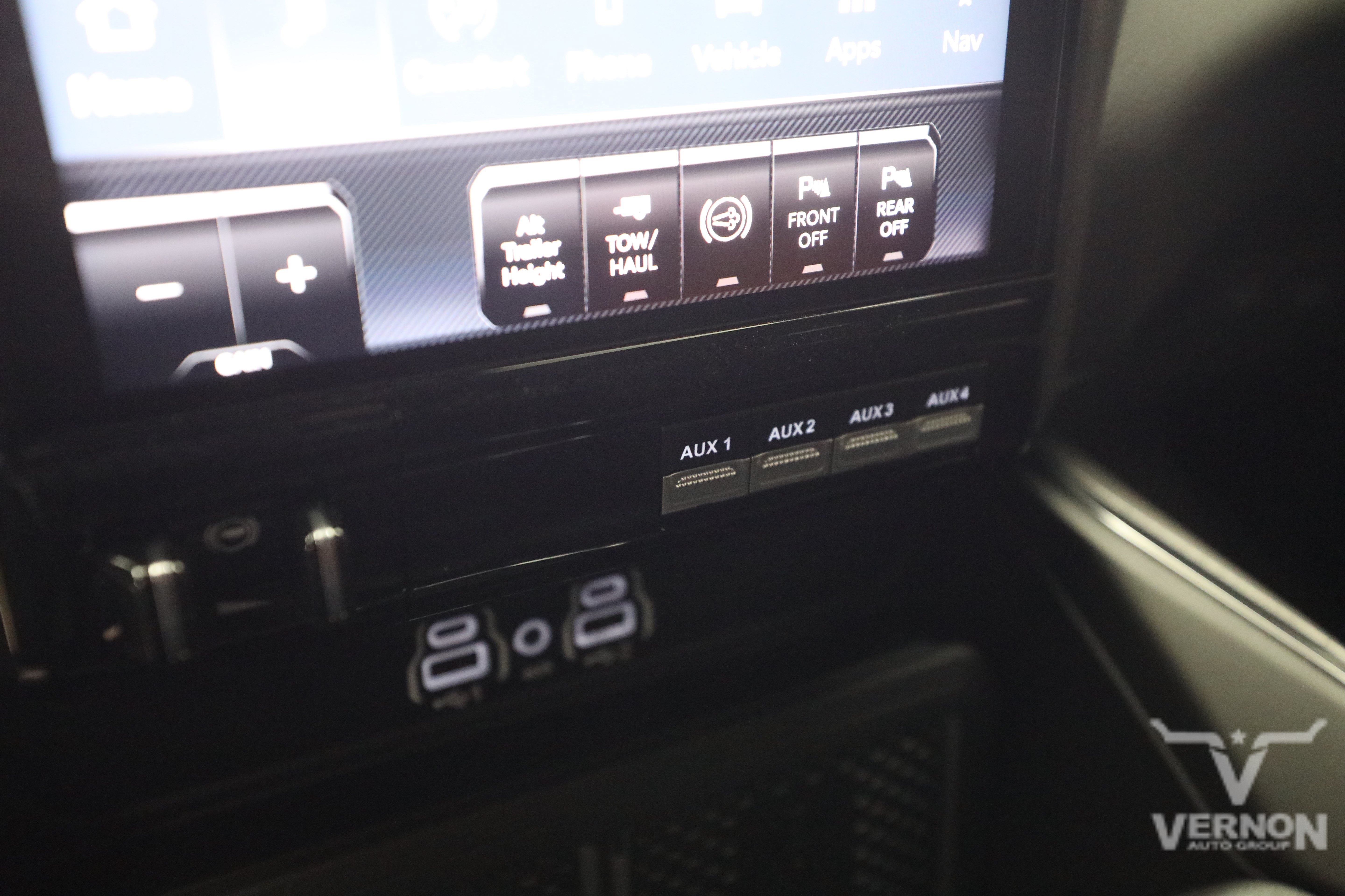 New 2026 RAM 3500 Laramie AWD/4WD image 24