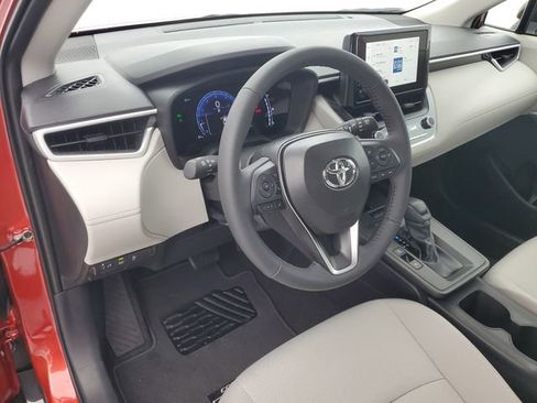 Used 2026 Toyota Corolla Cross LE FWD image 19