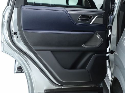 New 2026 INFINITI QX80 4WD image 17