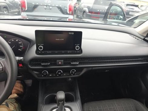 Used 2025 Honda HR-V LX image 8