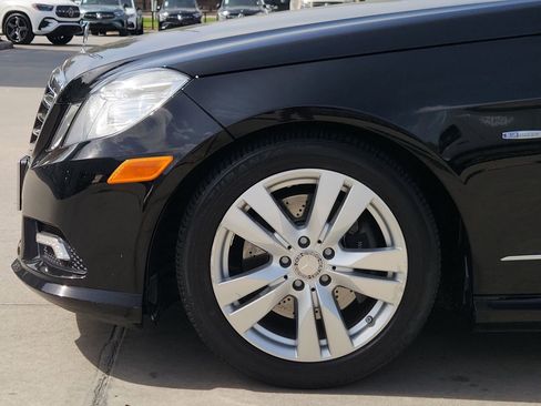 Used 2011 Mercedes-Benz E 350 BlueTEC Sedan image 10