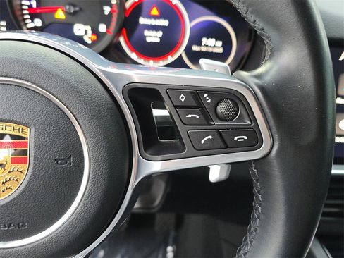 Used 2022 Porsche Cayenne image 25