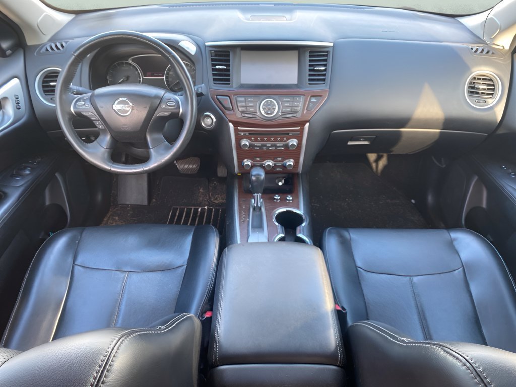 Used 2017 Nissan Pathfinder Platinum FWD image 12