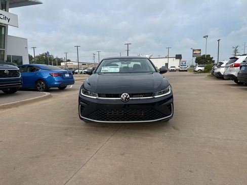 New 2026 Volkswagen Jetta SE FWD image 2