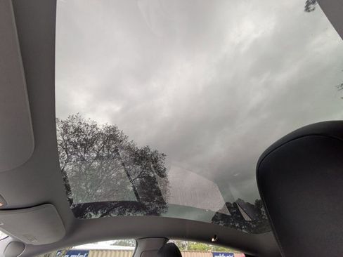 Used 2021 Tesla Model Y Long Range image 14