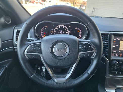 Used 2018 Jeep Grand Cherokee Limited w/ Luxury Group II image 18
