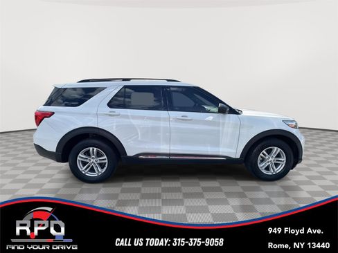 Used 2021 Ford Explorer XLT w/ Equipment Group 202A AWD/4WD image 6