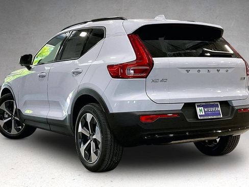 New 2026 Volvo XC40 B5 Plus w/ Protection Package Premier AWD/4WD image 3