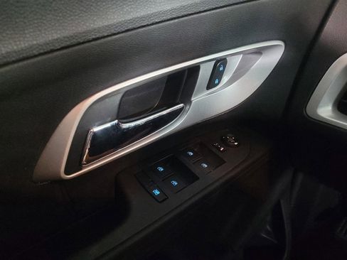 Used 2017 Chevrolet Equinox LT image 27