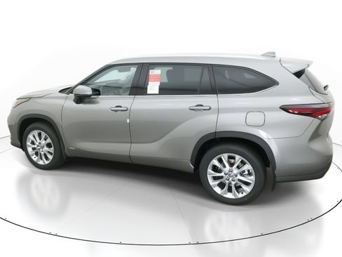 New 2026 Toyota Highlander Limited image 4