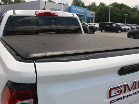 Used 2024 GMC Canyon AT4X AWD/4WD image 10