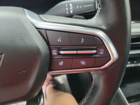 Used 2024 Chevrolet Traverse LT image 68