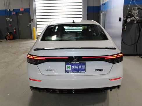 Used 2025 Honda Accord Sport image 41