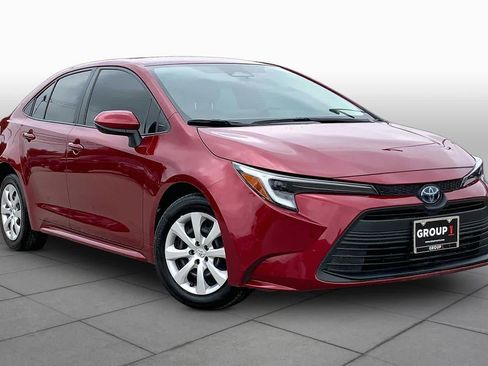 Used 2024 Toyota Corolla LE FWD image 3