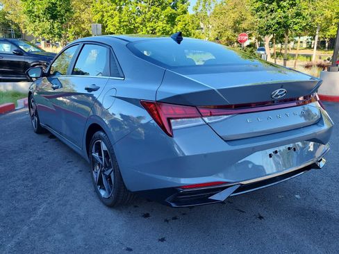 Used 2021 Hyundai Elantra Limited FWD image 4
