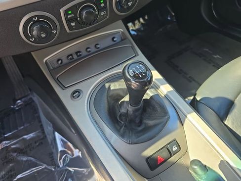 Used 2003 BMW Z4 2.5i image 15