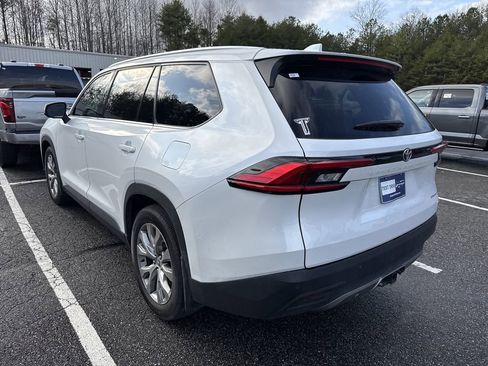 Used 2024 Toyota Grand Highlander Limited image 5