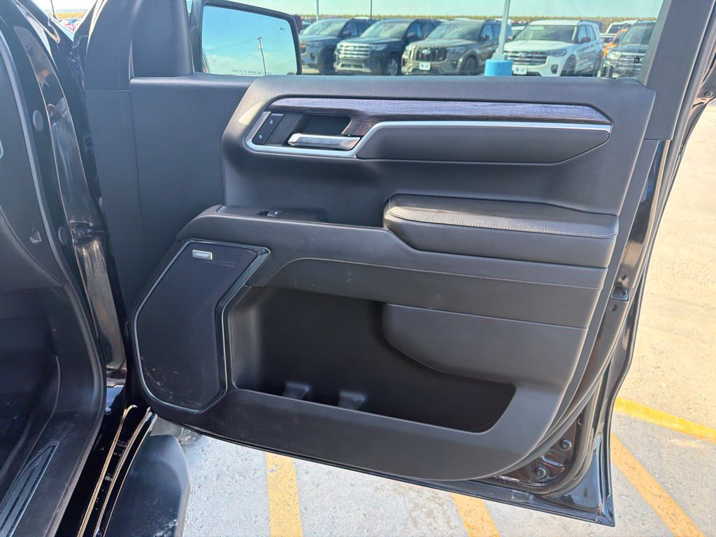 Used 2024 Chevrolet Silverado 1500 LTZ w/ LTZ Convenience Package II AWD/4WD image 25
