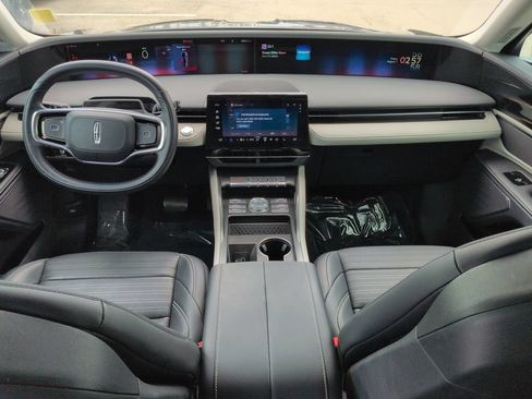 Used 2024 Lincoln Nautilus Reserve AWD/4WD image 14