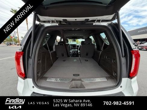 Used 2023 GMC Yukon Denali AWD/4WD image 12