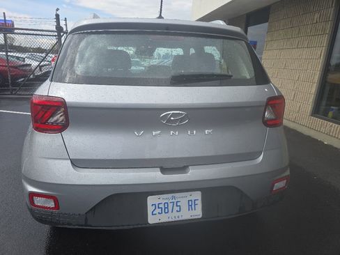 Used 2025 Hyundai Venue SEL FWD image 5