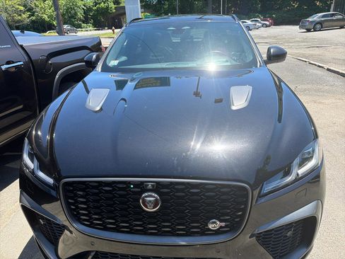 Used 2021 Jaguar F-PACE SVR AWD/4WD image 2