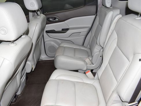 Used 2019 GMC Acadia SLT image 16