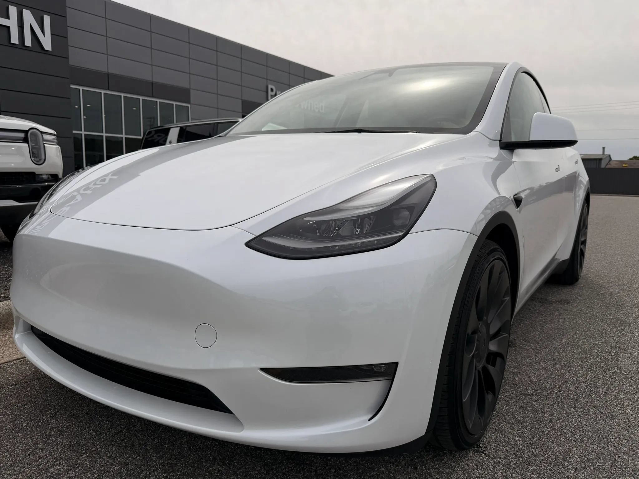 Used 2023 Tesla Model Y Performance AWD/4WD image 1