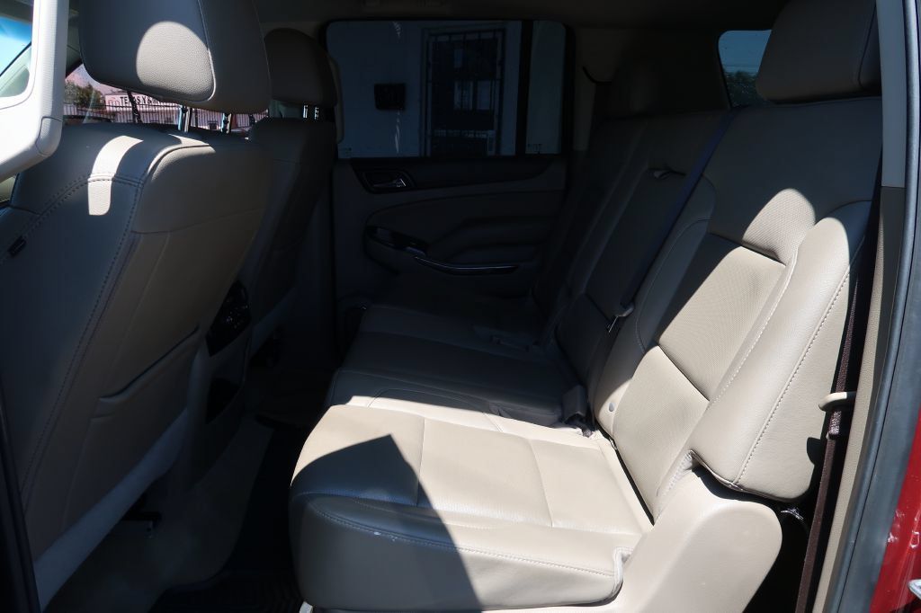 Used 2017 GMC Yukon XL SLT w/ Open Road Package AWD/4WD image 8