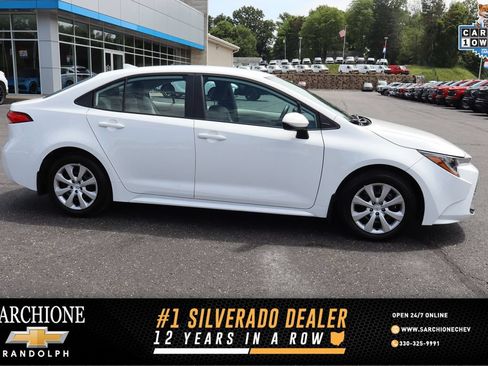 Used 2026 Toyota Corolla LE FWD image 1