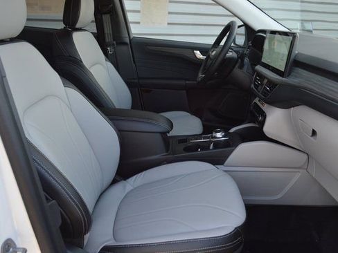 New 2026 Ford Escape Platinum w/ Premium Technology Package AWD/4WD image 32