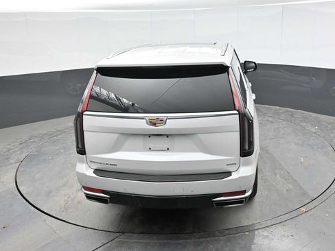 Used 2024 Cadillac Escalade Premium Luxury AWD/4WD image 22