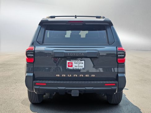 Used 2025 Toyota 4Runner SR5 AWD/4WD image 4