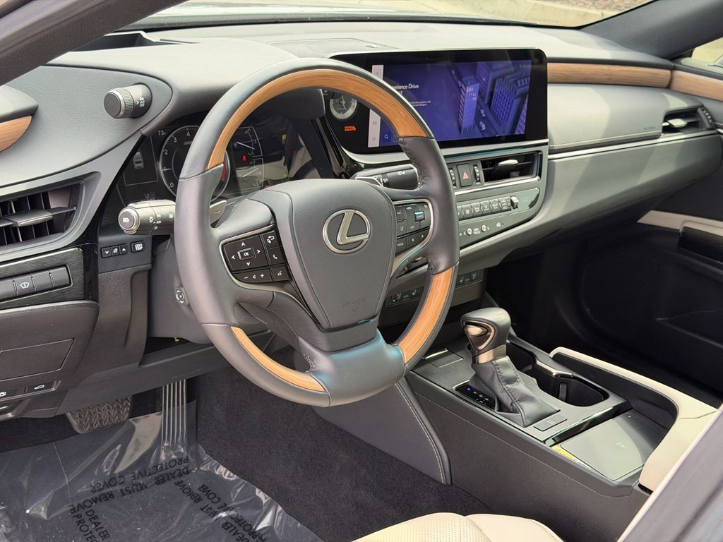 Used 2024 Lexus ES 350 w/ Technology Package FWD image 9