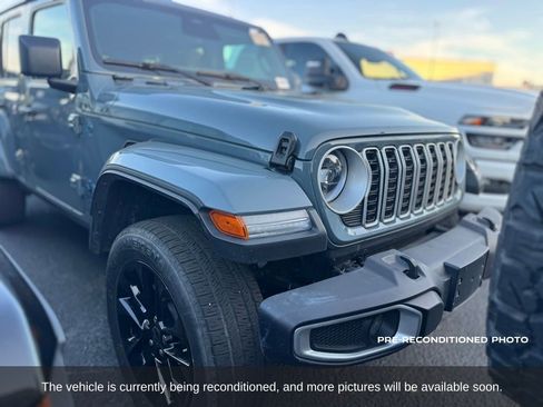 Used 2025 Jeep Wrangler Unlimited Sahara w/ Safety Group AWD/4WD image 8