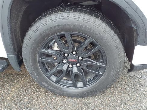 Used 2024 GMC Sierra 1500 Elevation AWD/4WD image 9