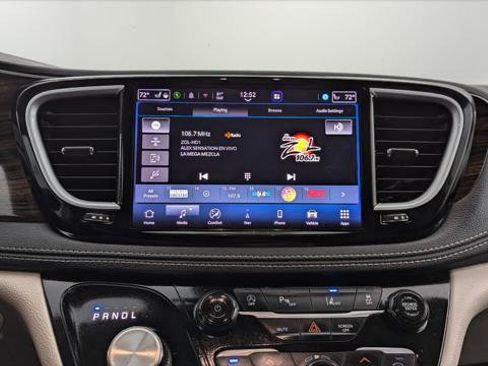 Used 2023 Chrysler Pacifica Limited image 29